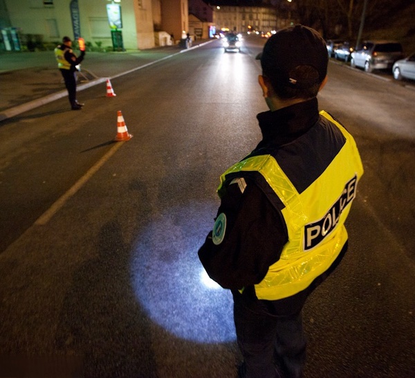 Saint-Aubin-lès-Elbeuf. Permis annulé, stupéfiants et alcool : un quinquagénaire en garde à vue