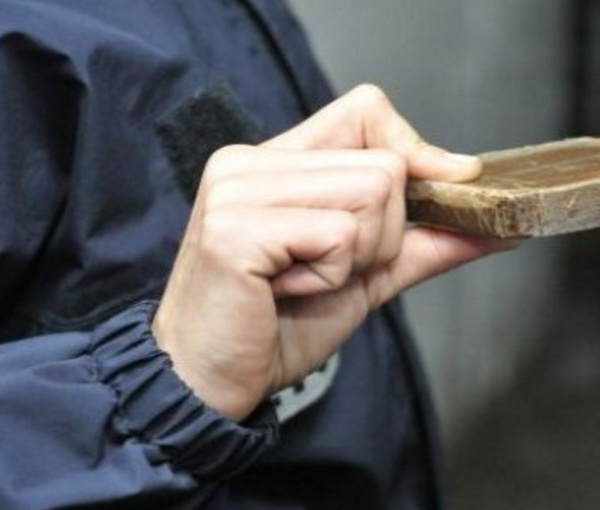 Evreux : 2 kg de résine de cannabis saisis par les policiers lors d'une procédure d'expulsion