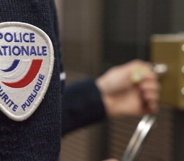 Rouen : un homme ivre s'en prend à une automobiliste avec une bouteille en verre