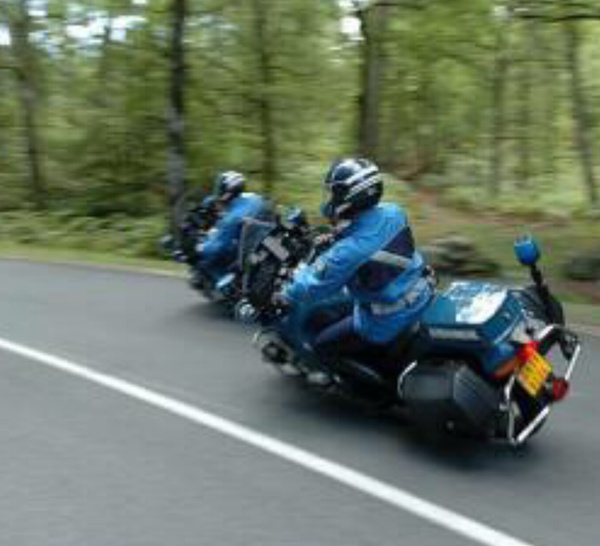 23 excès de vitesse sur la RN12 : les motards de la gendarmerie frappent fort dans l'Orne