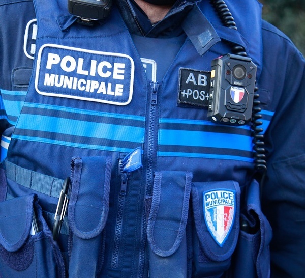 Pavilly : les policiers municipaux déjouent un trafic de tabac, les gendarmes saisissent des armes