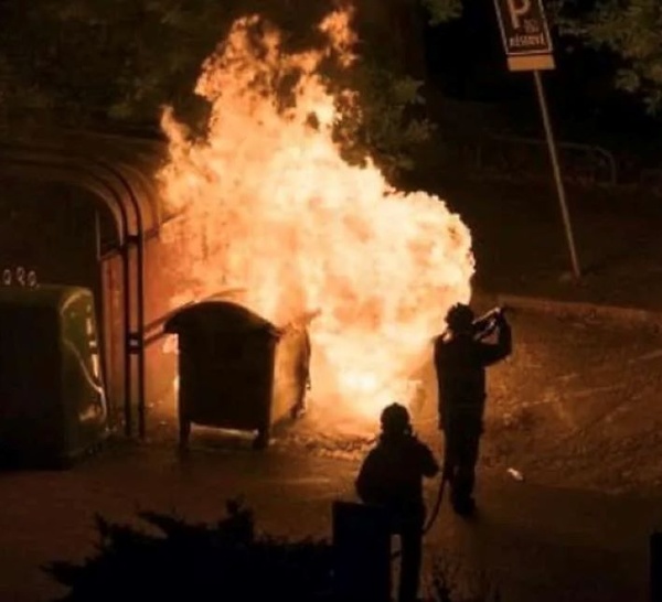 Seine-Maritime : il incendie une troisième poubelle sous les yeux des policiers à Orival