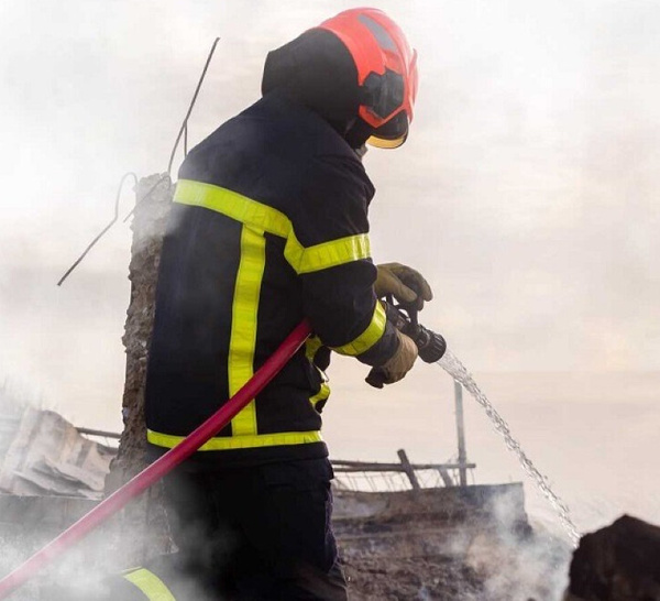 Val-de-Reuil : un garage en feu, cinq enfants et cinq adultes évacués