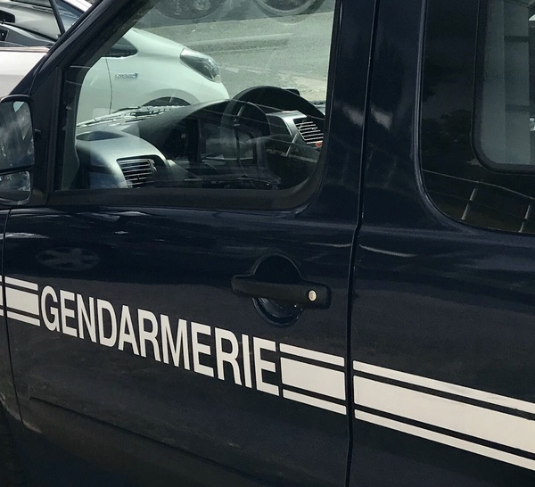 Manche : un cycliste percuté par un conducteur en fuite, la gendarmerie lance un appel à témoins