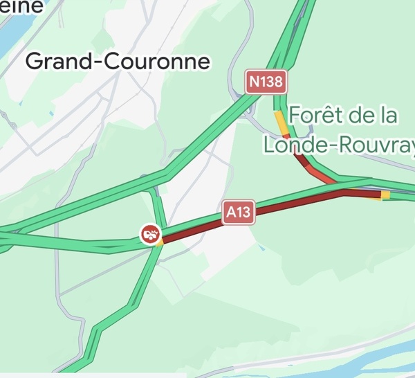 A13 : une camionnette transportant deux chevaux se couche sur les voies près d’Oissel