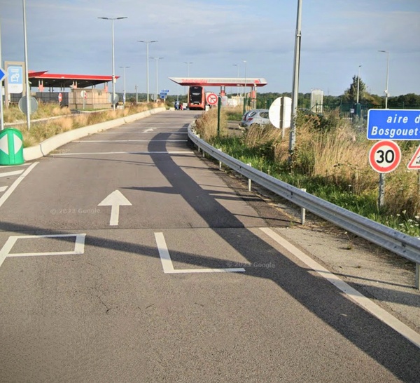 Accident mortel sur l’A13 : une voiture s’immobilise sur le toit sur une aire de repos dans l’Eure