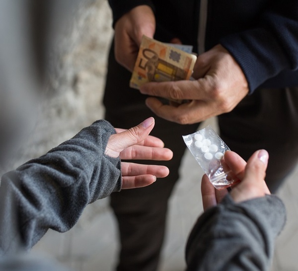 Stupéfiants, sacs de luxe, argent liquide ... Le vendeur de kétamine piégé lors d'une transaction au Havre 