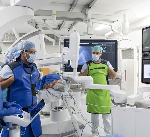 Première bronchoscopie robotisée au CHU de Rouen : une avancée majeure contre le cancer du poumon