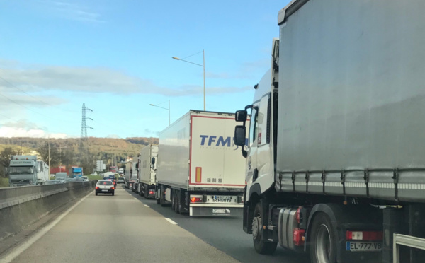 Neige et verglas : restrictions de circulation des poids-lourds sur plusieurs axes routiers dont l'A13