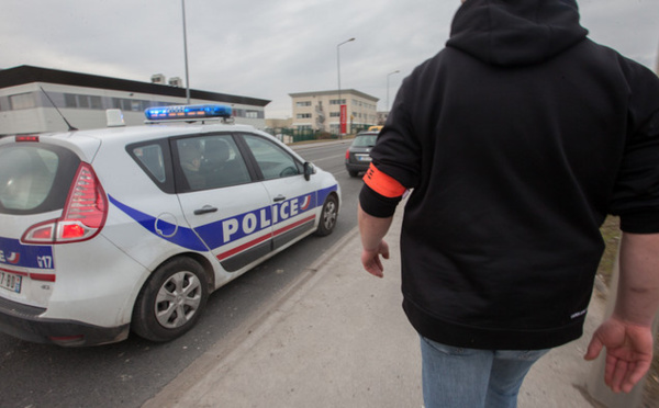 Yvelines : deux jeunes des Mureaux interpellés pour le vol avec violences d'un téléphone