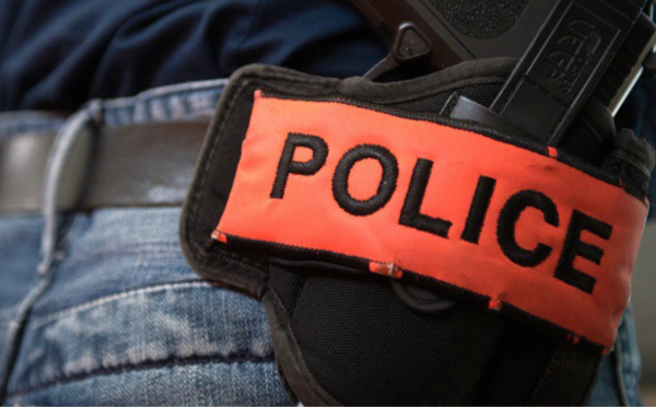 Yvelines : les auteurs d'un vol à l'arraché à Aubergenville retrouvés avec le sac à main de leur victime