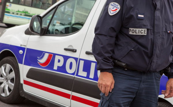 Rambouillet (Yvelines) : il percute volontairement un contrôleur de bus avec sa voiture