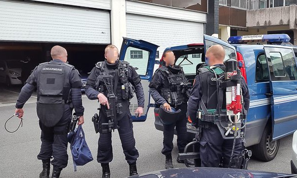 Exercice antiterroriste dans un collège de Seine-Maritime : pas de panique !