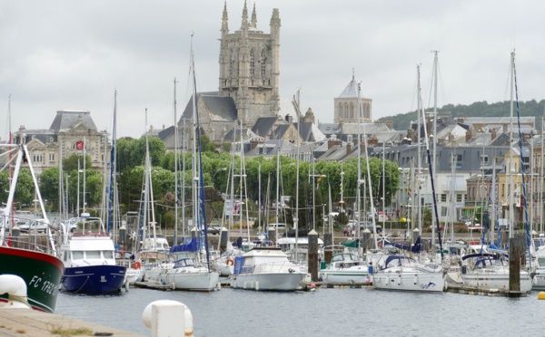 Seine-Maritime : le port de Fécamp théâtre d'un exercice départemental de lutte contre la pollution