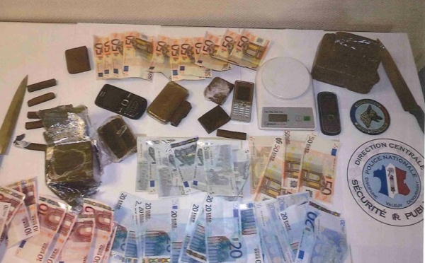 Lui dormait dans son lit, la drogue dans un placard fermé à double tour...