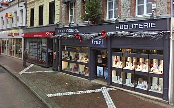 La bijouterie Gaël braquée à la voiture bélier par un commando encagoulé à Fécamp