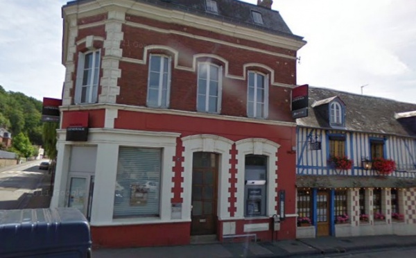 Le distributeur de billets attaqué à l'explosif à la Société Générale de Brionne