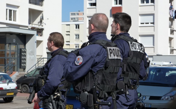 Rébellion et mini-émeute à Elbeuf : la police déploie du monde pour interpeller ses assaillants