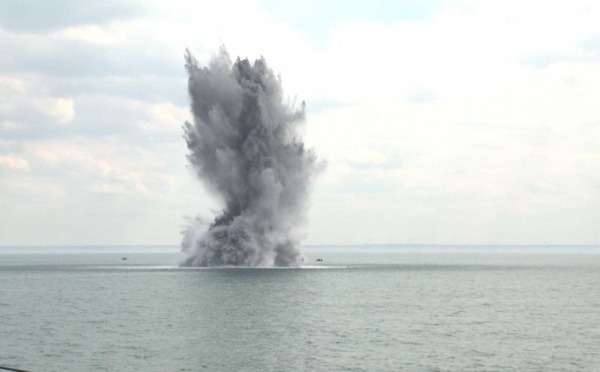 Deux mines allemandes neutralisées et détruites au large de Dieppe