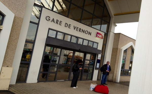 Colis suspect dans un train : le Paris-Rouen évacué à Vernon et stoppé à Sotteville-lès-Rouen