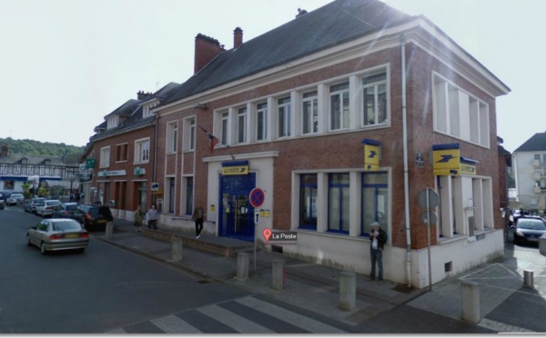 Braquage à La Poste de Barentin : une vingtaine de clients et d'employés choqués