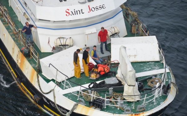 Évacuation sanitaire d'un marin-pêcheur au large de Boulogne-sur-Mer