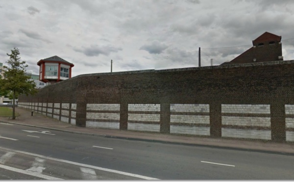 Les surveillants de prison manifestent à Rouen contre la suppression des fouilles au corps