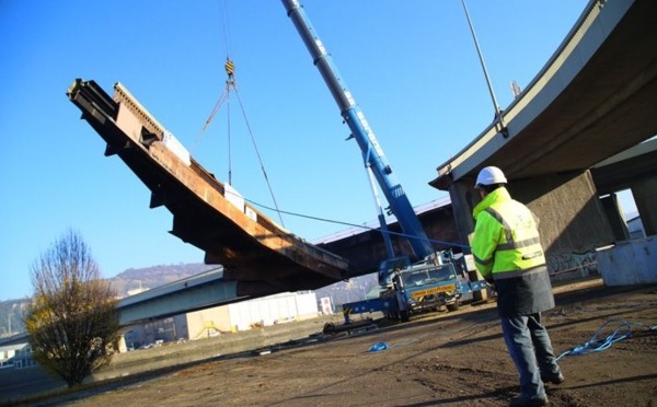 Rouen : le tablier de 800 tonnes du pont Mathilde a été déposé sans encombre