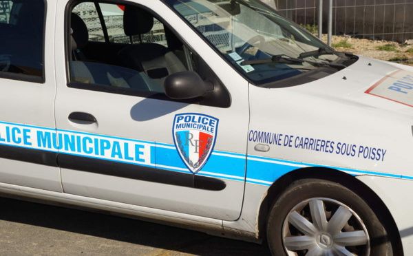 Carrières -sous-Poissy : un véhicule de la police municipale endommagé 