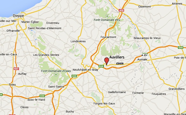 Un corps calciné dans une Mégane en feu, en bordure du CD929 près de Neufchâtel-en-Bray