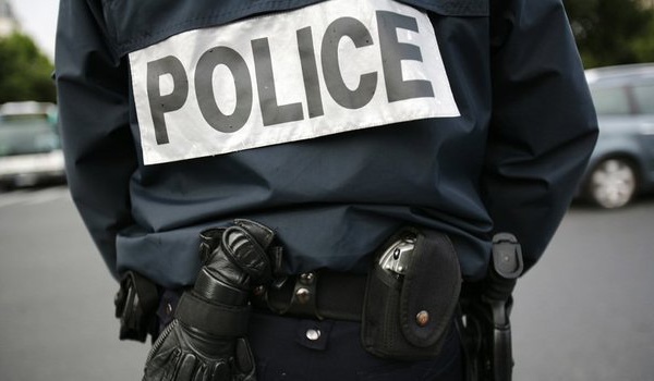 Yvelines : les policiers encerclés par une quarantaine d'assaillants à Sartrouville