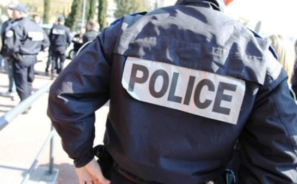 Yvelines : le maire de Verneuil-sur-Seine visé dans des tags sur la devanture d'un magasin
