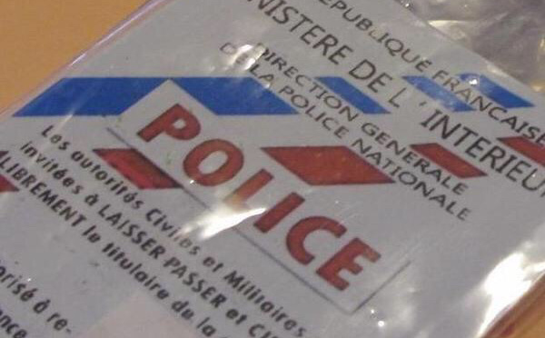 Yvelines : les faux policiers repartent avec 9.000€ et les bijoux de leur victime de 80 ans