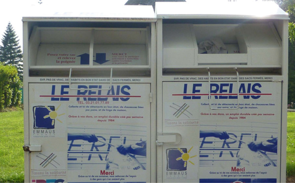 Yvelines : leur voiture était pleine de vêtements volés dans des containers relais