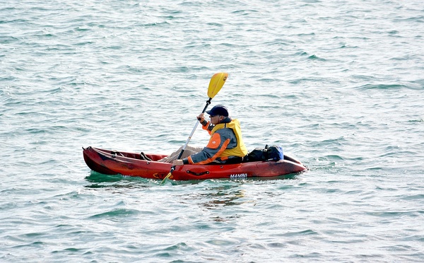 Un kayakiste de 64 ans, tombé à la mer, secouru au large de Criel-sur-Mer