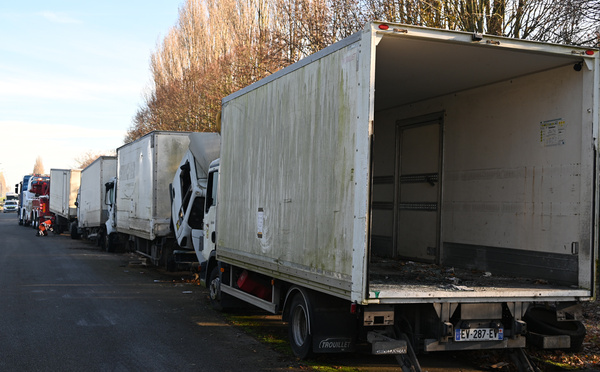 Yvelines : six épaves de camions évacuées après dix ans d’immobilisation à Coignières 