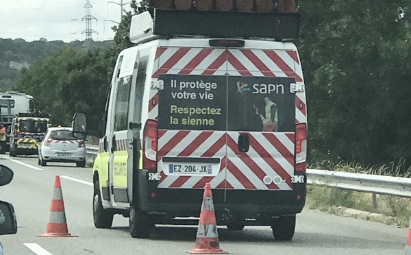 ​A13 : un motard grièvement blessé après une collision avec un poids lourd à hauteur d’Oissel