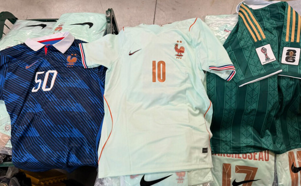Coupe du Monde de football 2026 : 2 300 faux maillots saisis par les douaniers de Marne-la-Vallée