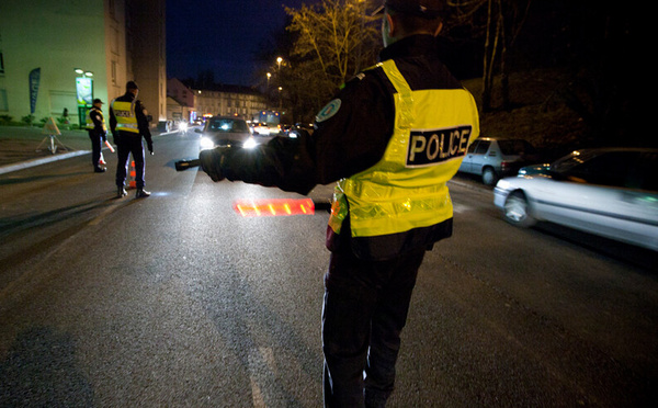 Contrôlé à 153 km/h à Bolbec, il refuse d'obtempérer et termine sa course dans une clôture à Bernières
