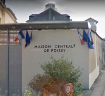 Feu de matelas à la prison de Poissy : deux détenus et six agents pénitentiaires incommodés