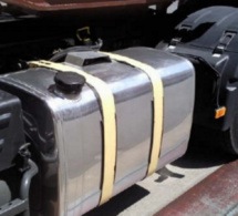 Moulineaux : fuite sur le réservoir du camion, près de 200 litres de carburant sur la route
