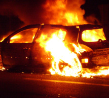 Violences urbaines : cinq voitures et une dizaine de poubelles incendiées dans les Yvelines