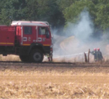 Un ensemble agricole et des ballots de paille détruits par un incendie à Bertreville-Saint-Ouen