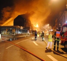 Un magasin de bricolage détruit par un incendie à Eu: les quatre employés au chômage