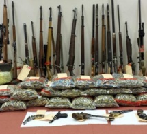 28 armes et 500 kg de munitions saisis chez deux collectionneurs de l'Eure