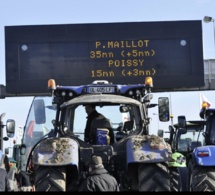« Siège de la capitale » : l'autoroute A13 bloquée par les agriculteurs à Gaillon et Buchelay, ce lundi 
