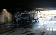 A Aubergenville, un camion percute le pont SNCF et prend feu : les trains stoppés plus de 6 heures 