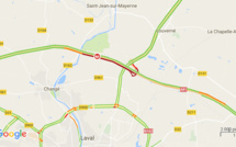 L'A81 coupée en Mayenne après l'accident d'un poids-lourd transportant des cochons vivants