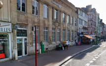 Elbeuf : armé d'un couteau, il blesse une guichetière de la Poste, avant d'être interné