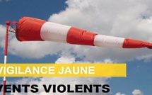 Des vents violents annoncés sur la Normandie : les recommandations sur terre et en mer